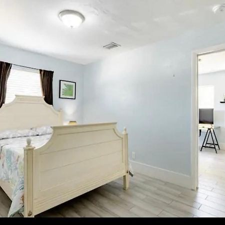 One bedroom apt with private patio near Fort Lauderdale beach Buitenkant foto