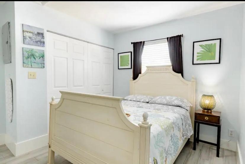 One bedroom apt with private patio near Fort Lauderdale beach Buitenkant foto