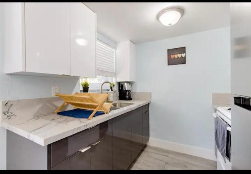 One bedroom apt with private patio near Fort Lauderdale beach Buitenkant foto