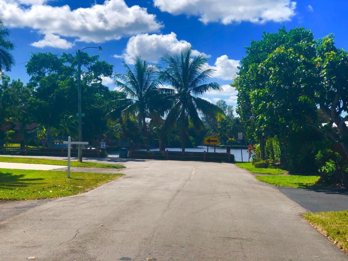 One bedroom apt with private patio near Fort Lauderdale beach Buitenkant foto